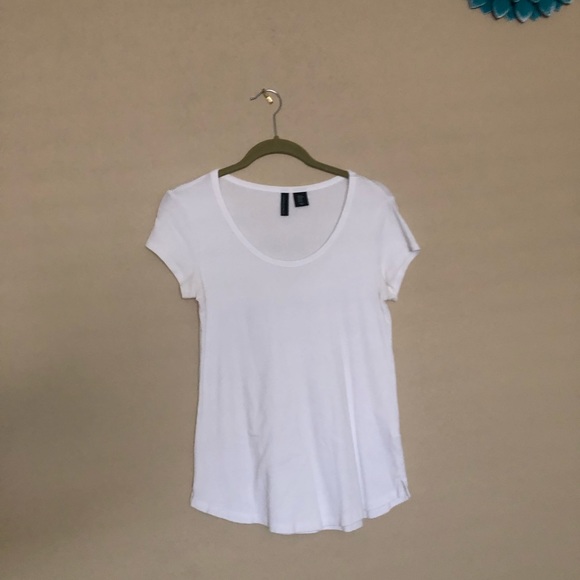 basic white tee